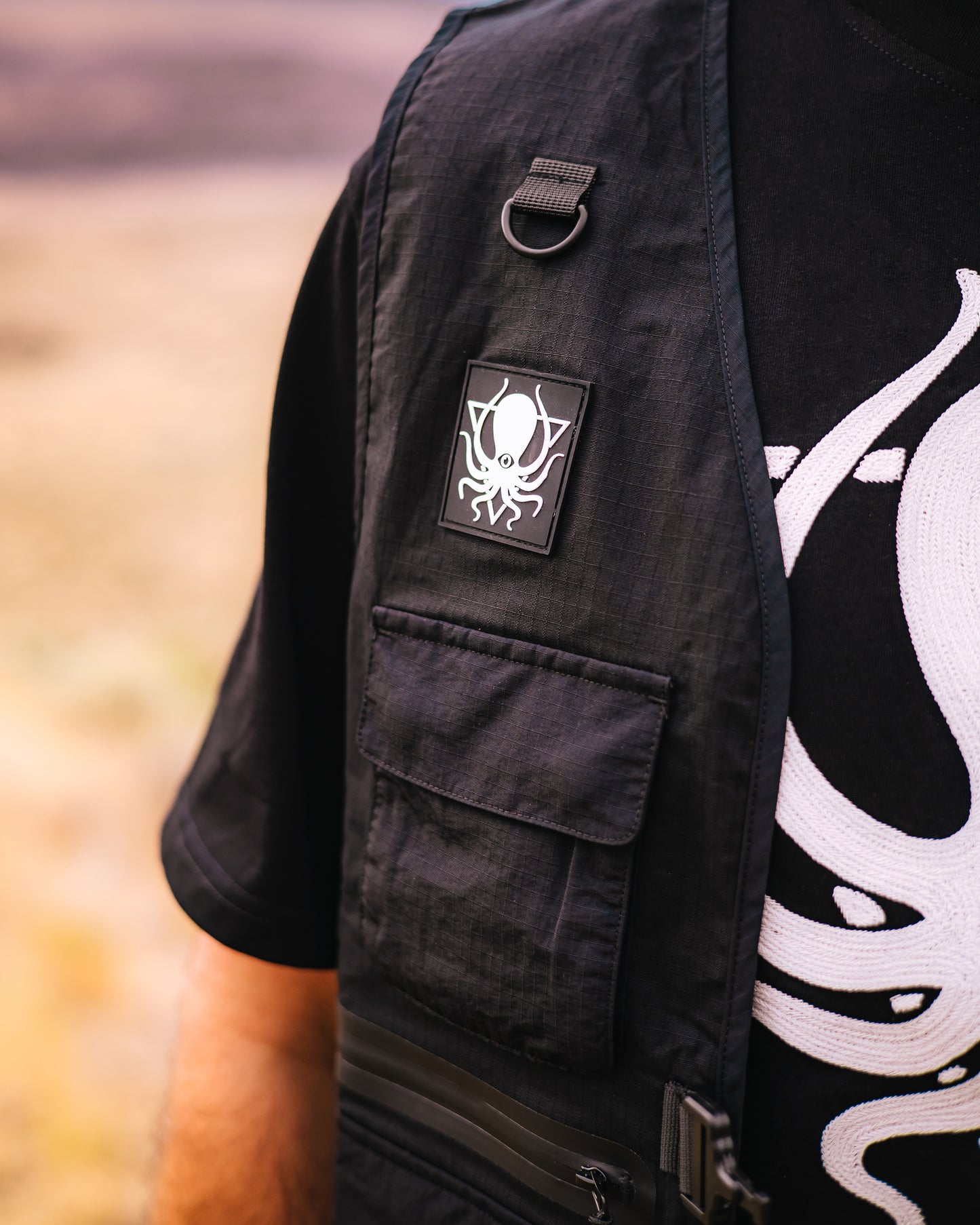 BLACK TECH VEST