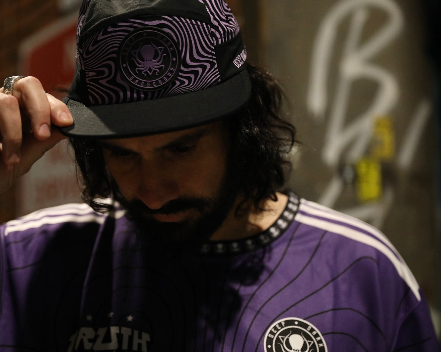 FARNGRÜNE GUMMI-PATCH-MÜTZE