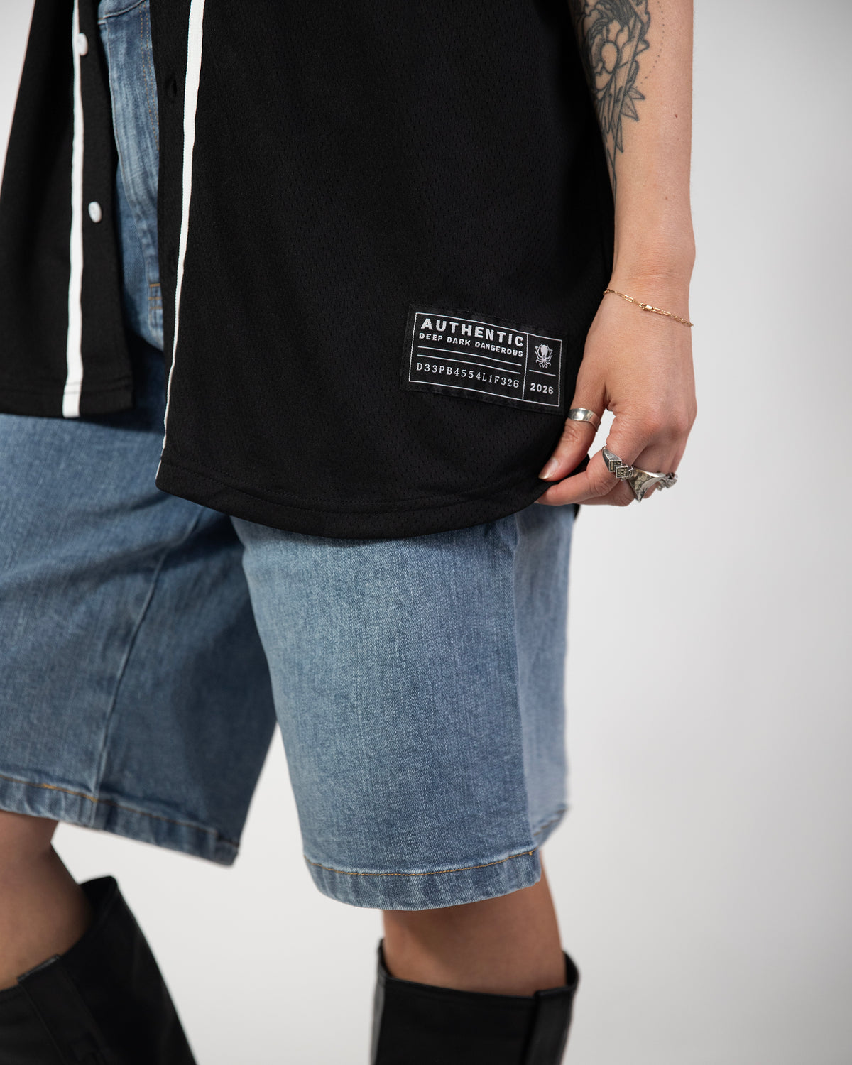 BLACK BASEBALL JERSEY