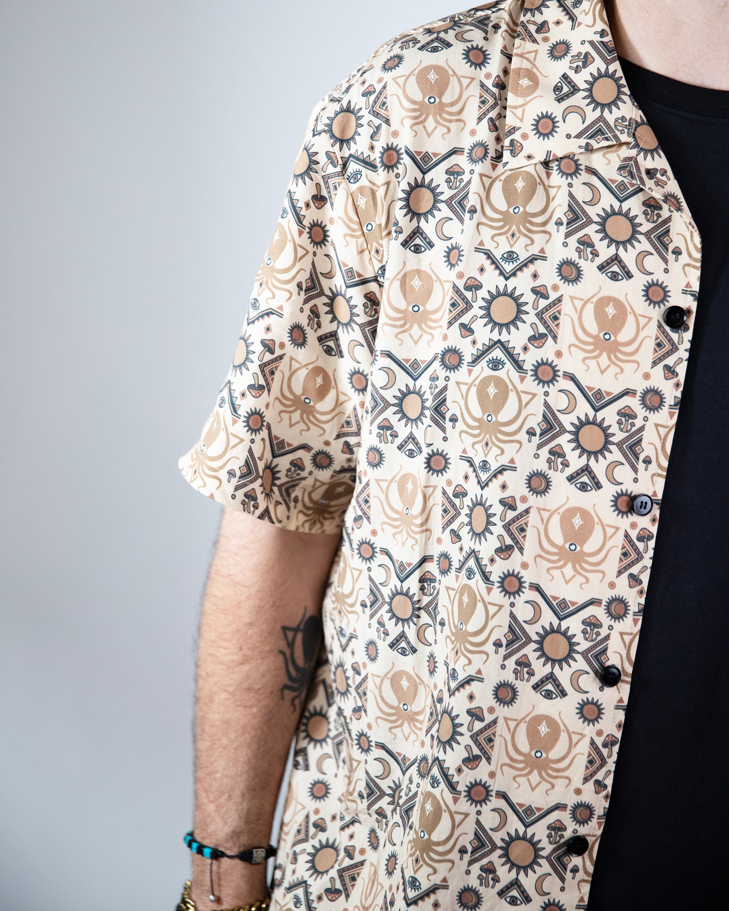 SANDSHROOM BUTTON UP SHIRT