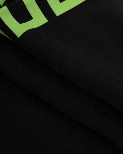 TIEFSCHWARZER HOODIE MIT REISSVERSCHLUSS