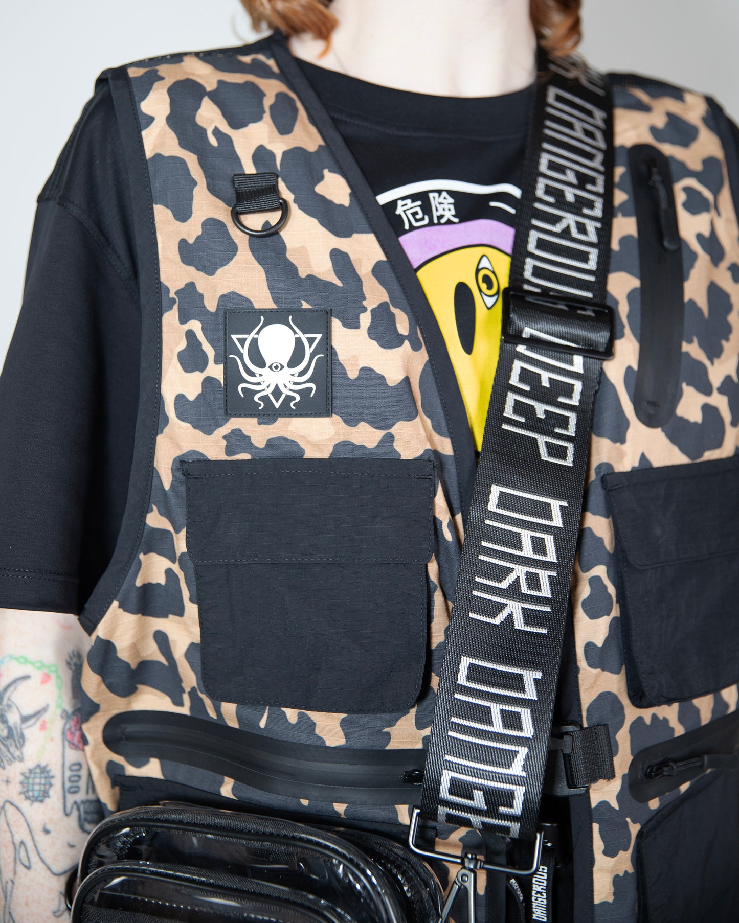 LEOPARD CAMO TECH VEST