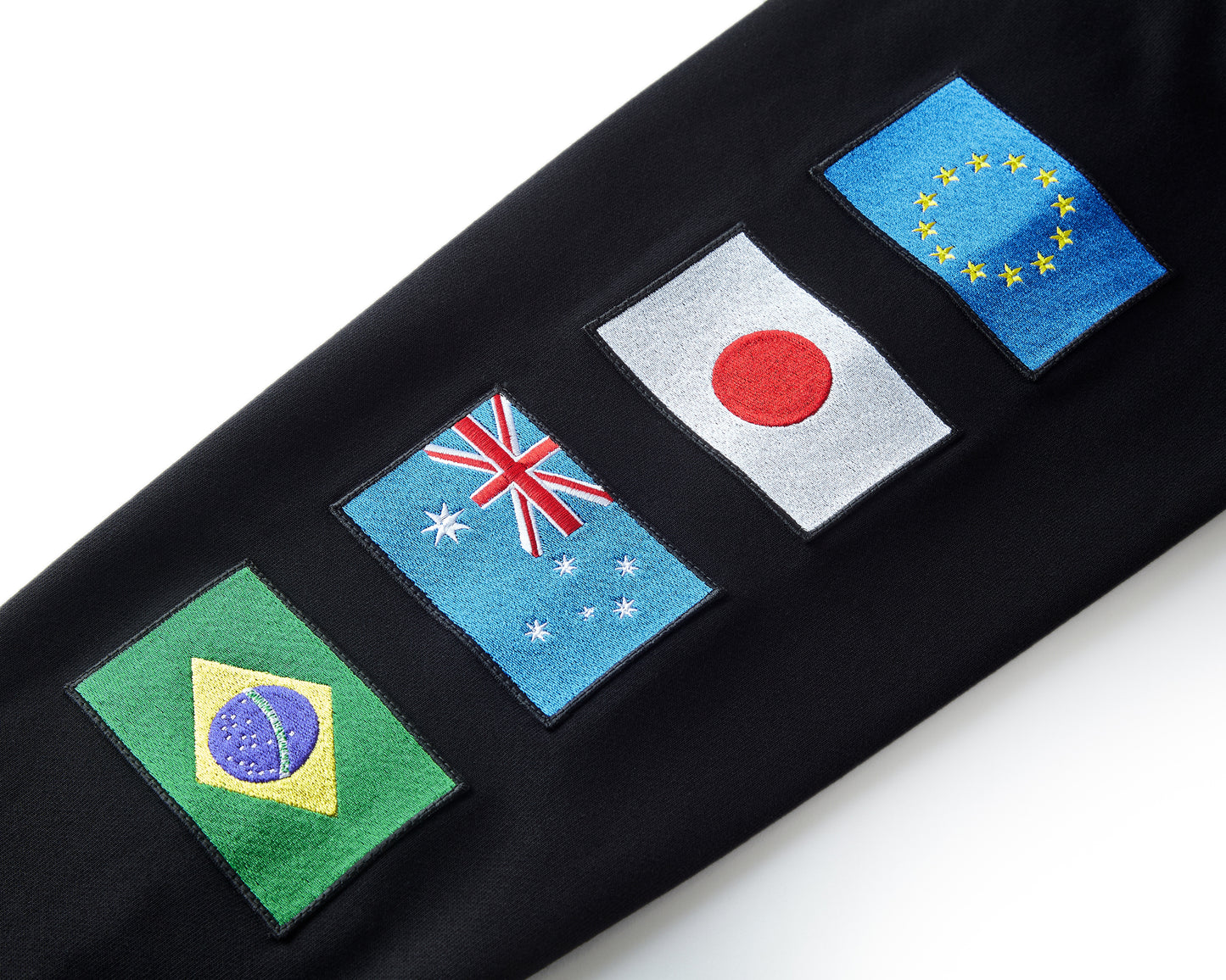 WORLDWIDE PULLOVER HOODIE